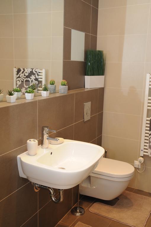 Royal Road Apartment Praga Esterno foto