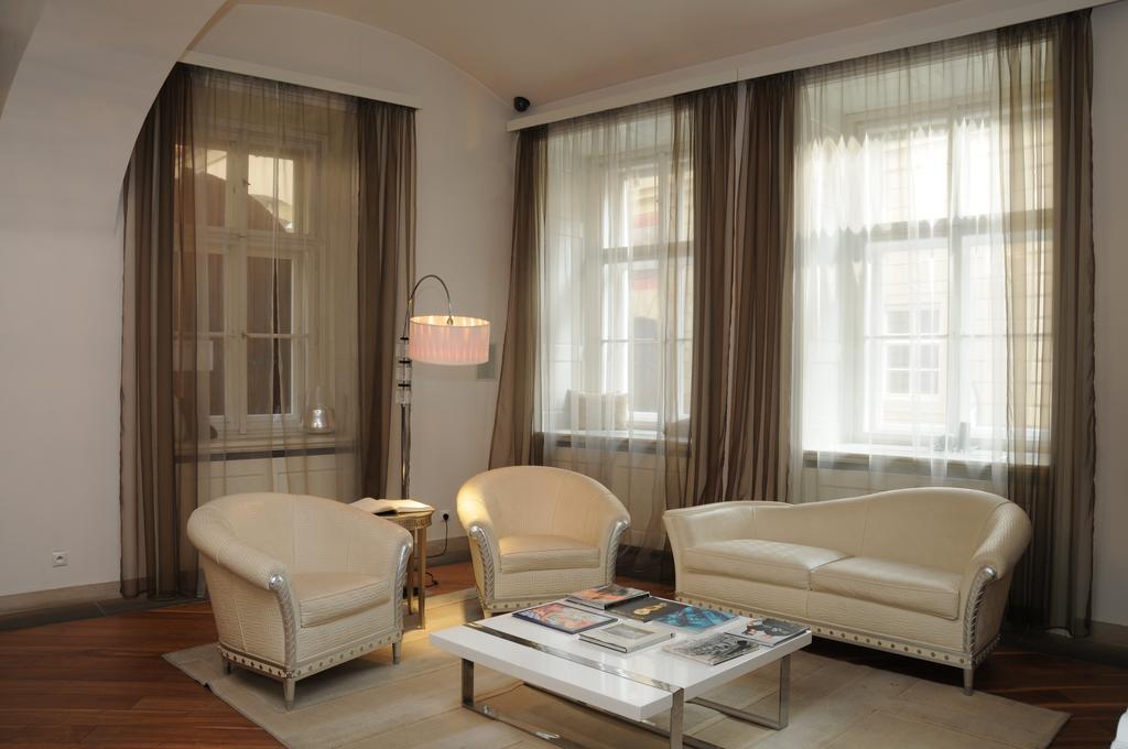 Royal Road Apartment Praga Esterno foto