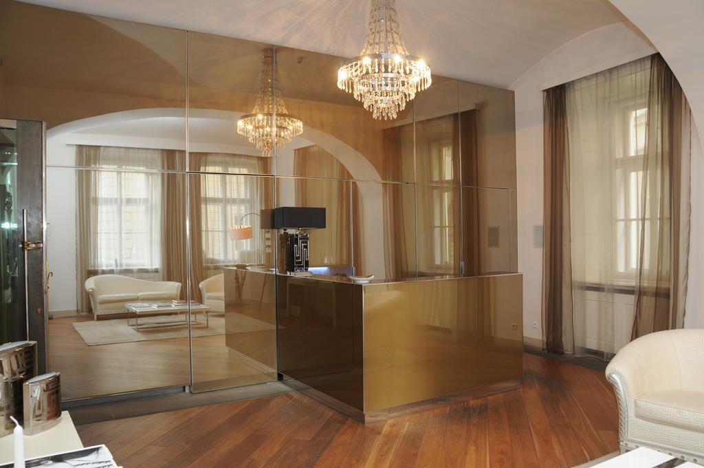 Royal Road Apartment Praga Esterno foto